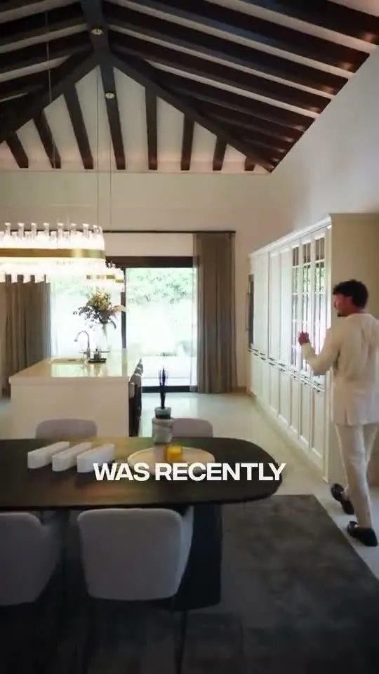 Vilă Nueva Andalucía